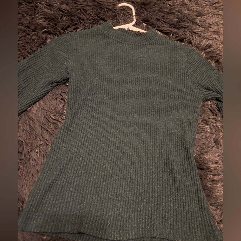 Forest Green long sleeve perfect for the cold weather!